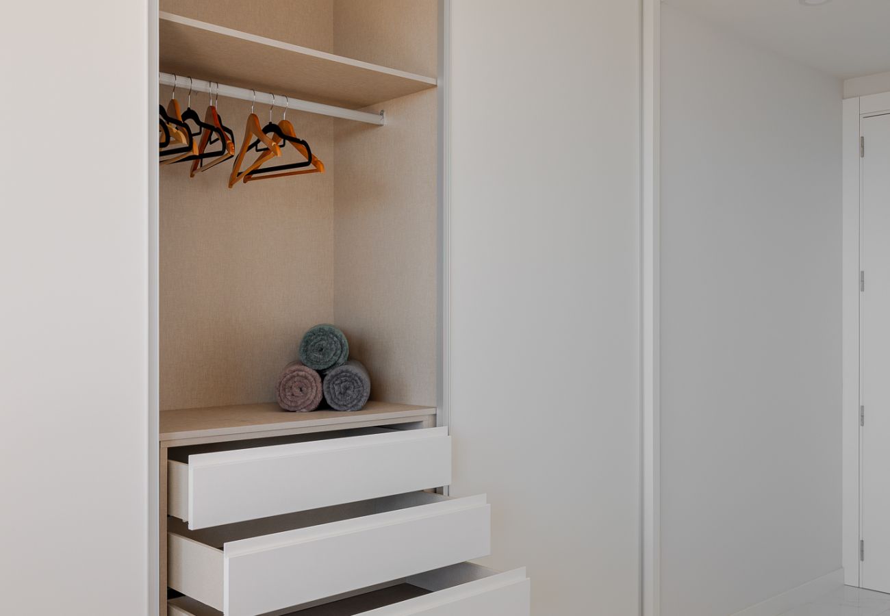 Apartment in Benidorm - BB 136 3 Bedrooms and 2 bathrooms apartment